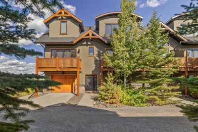 4 - 511 6 Ave, Home with 3 bedrooms, 3 bathrooms and 1 parking in Canmore AB | Image 1