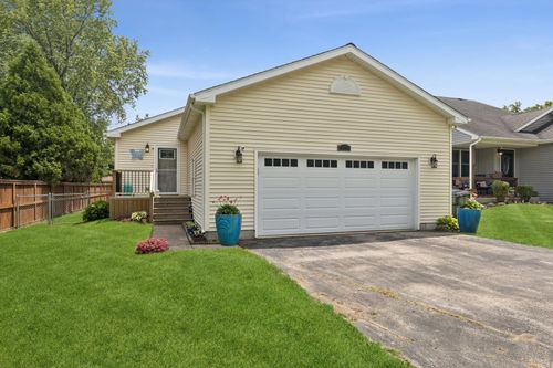 10116 Lund Ave, Algonquin, IL, 60102-3403 | Card Image