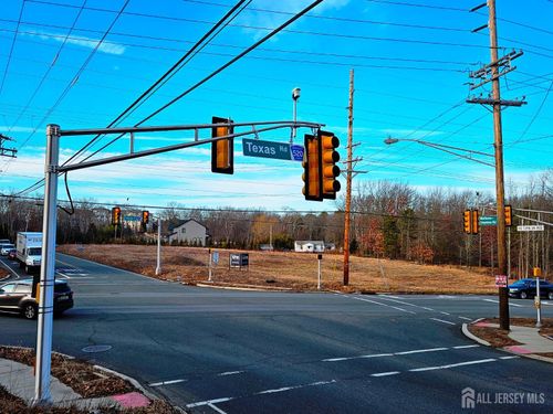 1122 Marlboro Rd, OLD BRIDGE, NJ, 08857-4033 | Card Image