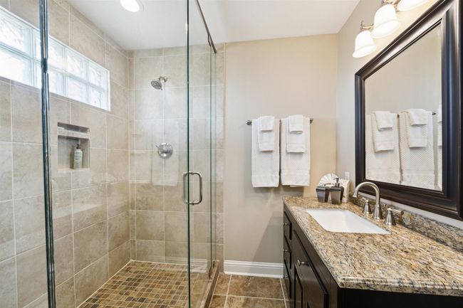 Updated bath in guest room | Image 36