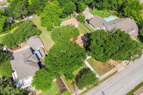 802 S Day St, Brenham, TX, 77833-4129 | Card Image