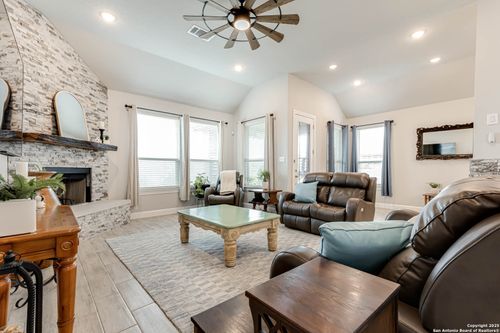 9011 Quail Gate, Fair Oaks Ranch, TX, 78015-4797 | Card Image