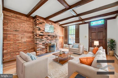 109 W Barre St, BALTIMORE, MD, 21201-2403 | Card Image