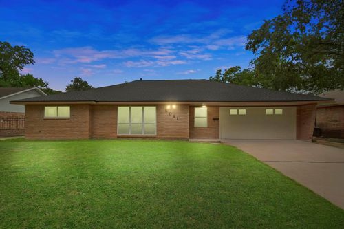 5011 Redstart St, Houston, TX, 77035-3124 | Card Image