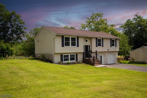 18 Fernwood Rd, Sussex, NJ, 07461-1013 | Card Image