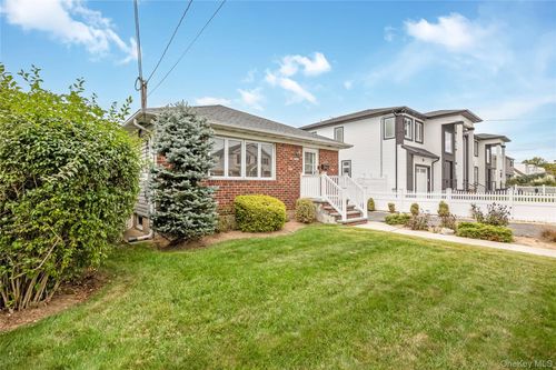 342 Lucille Ave, Elmont, NY, 11003-3414 | Card Image