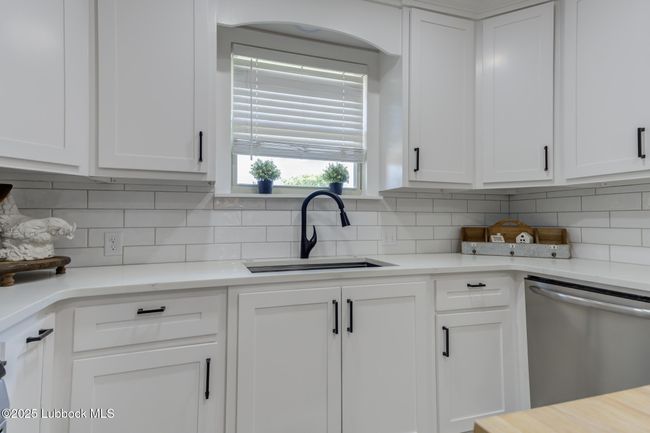 1205 Garland St, House other with 4 bedrooms, 3 bathrooms and null parking in Plainview TX | Image 23