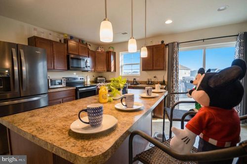 35 Faye Dr, BUNKER HILL, WV, 25413-1809 | Card Image