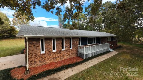 106 Candlewood Dr, Kings Mountain, NC, 28086-9546 | Card Image