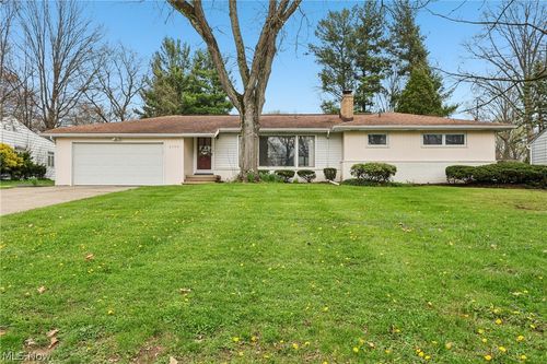 3143 Morewood Rd, Fairlawn, OH, 44333-3454 | Card Image