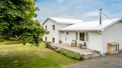 4 Glooscap Terr, Wolfville, NS, B4P1S7 | Card Image