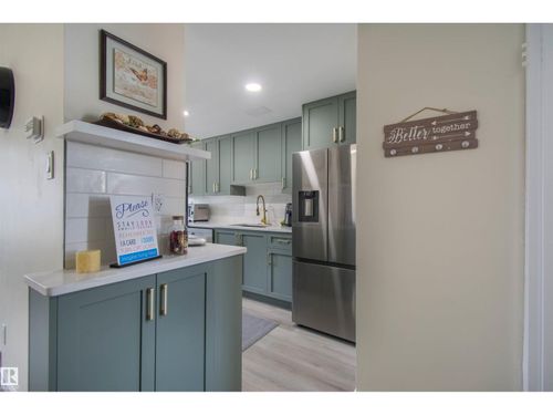 71 Amberly Crt Nw, Edmonton, AB, T5A2H9 | Card Image