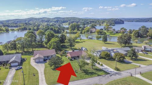 111 Happy Ending Ln, Kingston, TN, 37763-6400 | Card Image