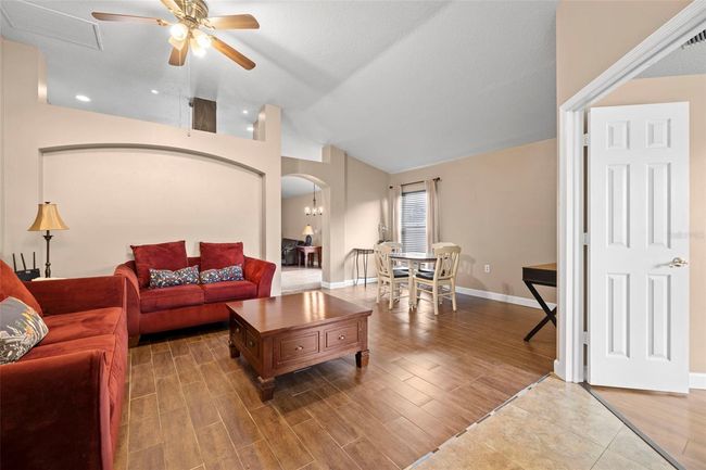 10454 Crestfield Dr, House other with 4 bedrooms, 2 bathrooms and null parking in RIVERVIEW FL | Image 10