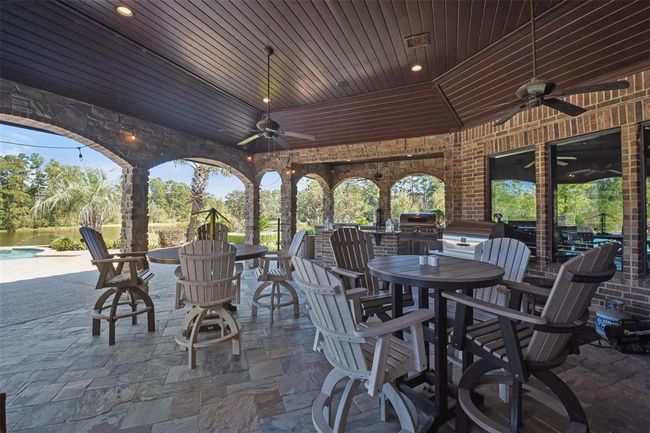 Plenty of covered outdoor entertaining, which can be heated and cooled | Image 40