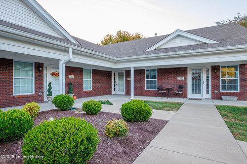 7302 Fox Hollow Way, Louisville, KY, 40228-4221 | Card Image