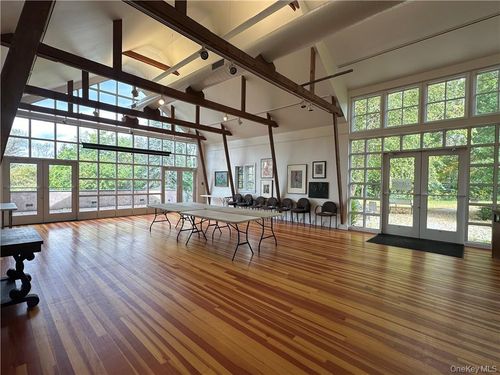 23 White Oak Dr, Chester, NY, 10918-1752 | Card Image