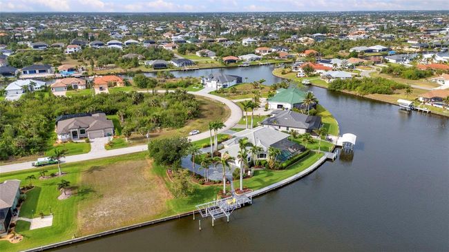 15490 Seafoam Cir, House other with 3 bedrooms, 3 bathrooms and null parking in PORT CHARLOTTE FL | Image 88