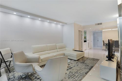 1804-4775 Collins Ave, Miami Beach, FL, 33140-3262 | Card Image