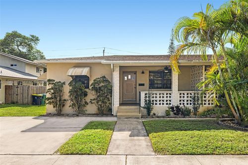 206 Se 5th St, Dania Beach, FL, 33004-4144 | Card Image