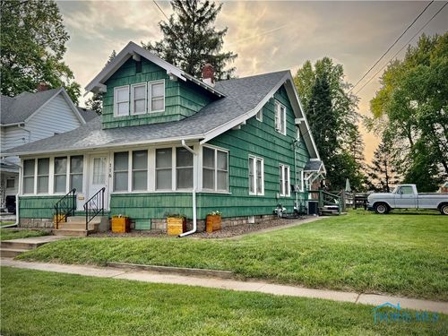 116 W Saint Clair St, Swanton, OH, 43558-1266 | Card Image