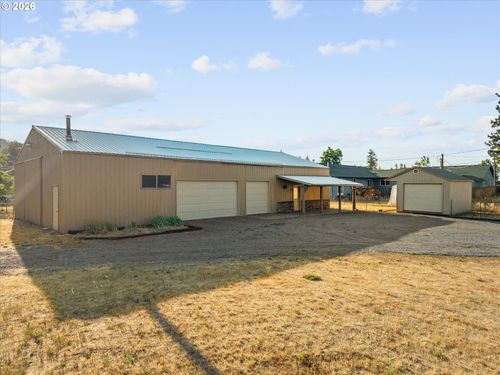 1790 Cedar St, Elgin, OR, 97827-9404 | Card Image