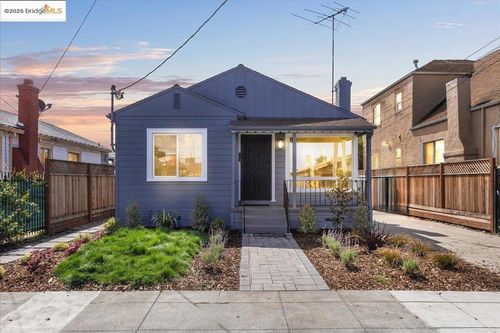 2224 107th Ave, Oakland, CA, 94603-4030 | Card Image