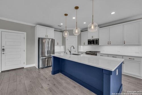 6-1511 E Sandalwood Ln, San Antonio, TX, 78209-1779 | Card Image