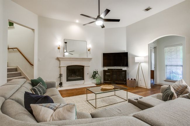 5800 Broken Spur, House other with 5 bedrooms, 3 bathrooms and null parking in Mckinney TX | Image 4