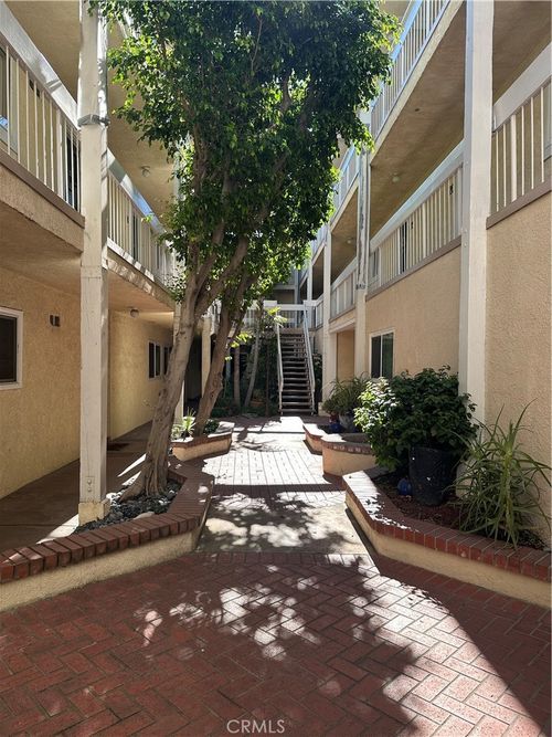 unit-4-4807 Beck Ave, Valley Village, CA, 91601-4365 | Card Image