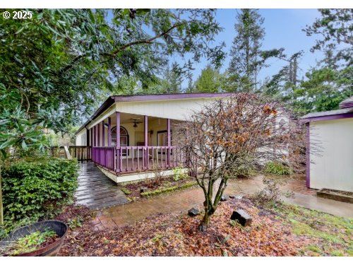 100 Seagrove Loop, Lincoln City, OR, 97367-5304 | Card Image