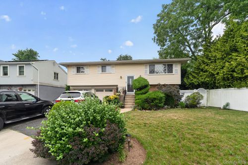 2496 Enid Ct, Baldwin, NY, 11510-3612 | Card Image
