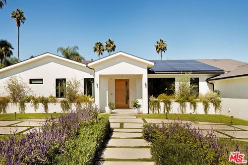 19739 Henshaw St, Woodland Hills, CA, 91364-2602 | Card Image