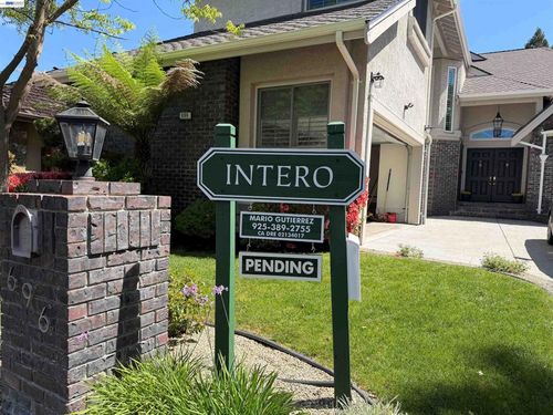 696 Blue Spruce Dr, Danville, CA, 94506-4523 | Card Image