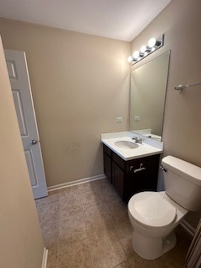 481 Town Center Blvd, Townhouse with 2 bedrooms, 3 bathrooms and 2 parking in Gilberts IL | Image 34