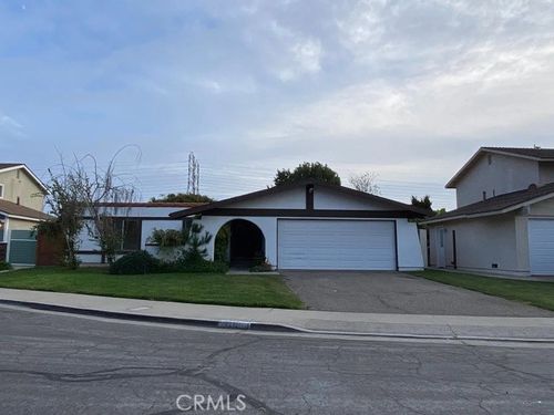 9212 Heatherton, Huntington Beach, CA, 92646 | Card Image