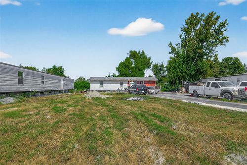 14215 Sweeney Rd, Houston, TX, 77060-5632 | Card Image