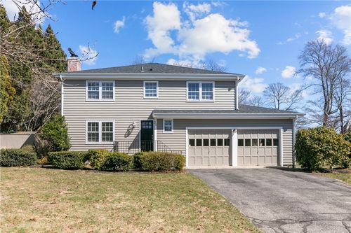 26 Red Cross Ave, Newport, RI, 02840-3353 | Card Image