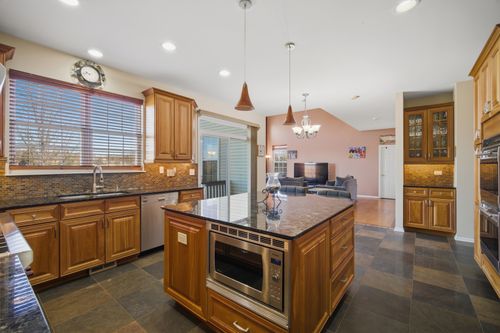 1718 Belcourt, Elgin, IL, 60120-7541 | Card Image