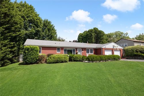 288 Green End Ave, Middletown, RI, 02842-5621 | Card Image