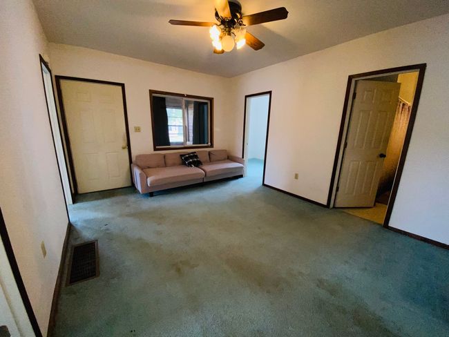 807 W Washington St, House other with 3 bedrooms, 1 bathrooms and 4 parking in Pontiac IL | Image 9