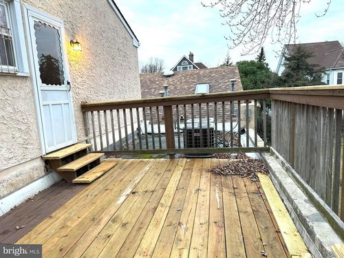 fl-3rd-31 E Logan Ave, GLENOLDEN, PA, 19036-1809 | Card Image
