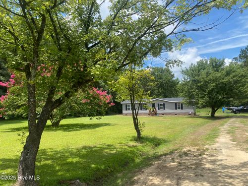 7641 Joe Brown Rd, Bladenboro, NC, 28320-8660 | Card Image