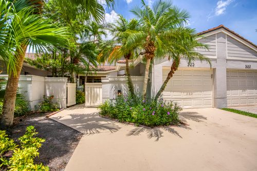 525 Prestwick Circle, Palm Beach Gardens, FL, 33418 | Card Image