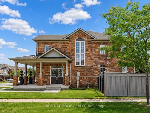 2042 Quinte St, Burlington, ON, L7L7B9 | Card Image