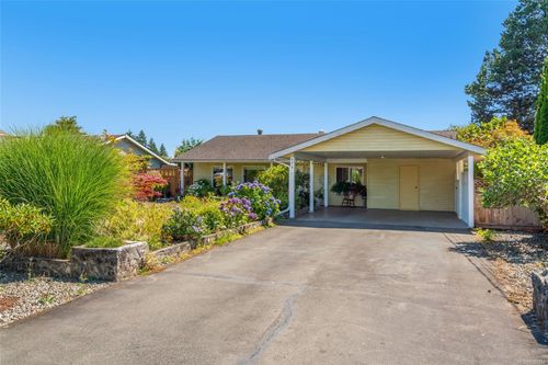 574 Panorama Pl, Parksville, BC, V9P1A4 | Card Image