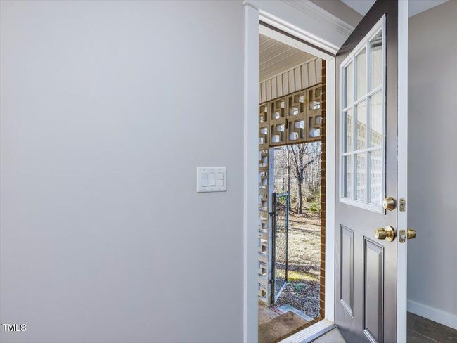 18-Carport Entry | Image 18