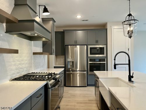 104 Myrtle Rd, Warren, NJ, 07059-5366 | Card Image