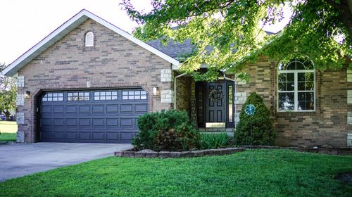 921 Woodhurst Dr, Marshfield, MO, 65706-1248 | Card Image