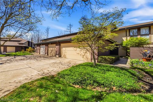 210-210 Teal Trce, Mayfield Heights, OH, 44124-4178 | Card Image